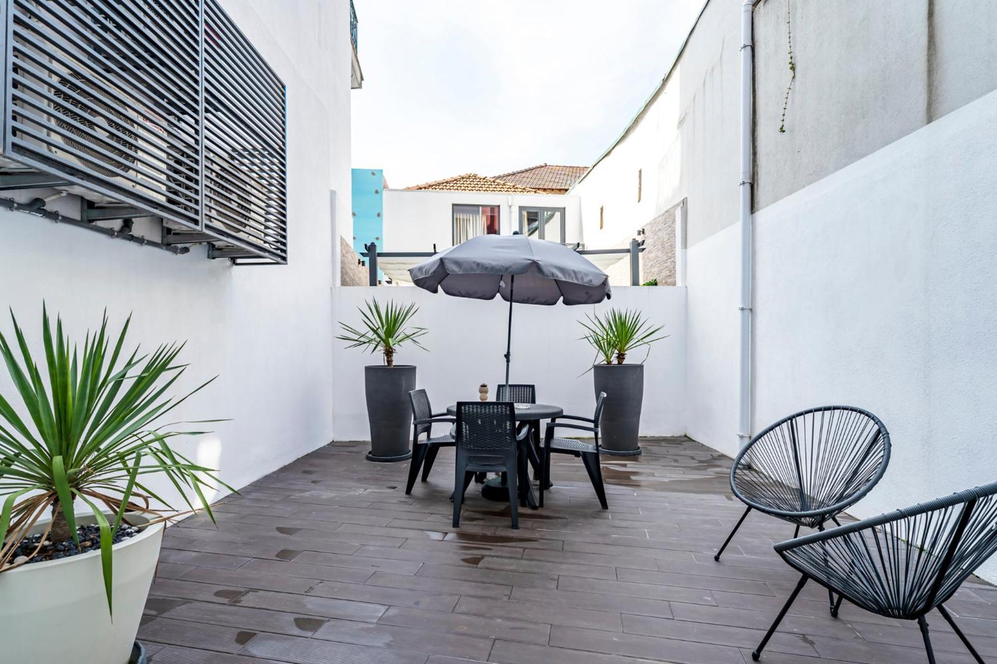 Oporto Wine Cellars Flat With Terrace Apartment บีลาโนวาเดกายา ภายนอก รูปภาพ